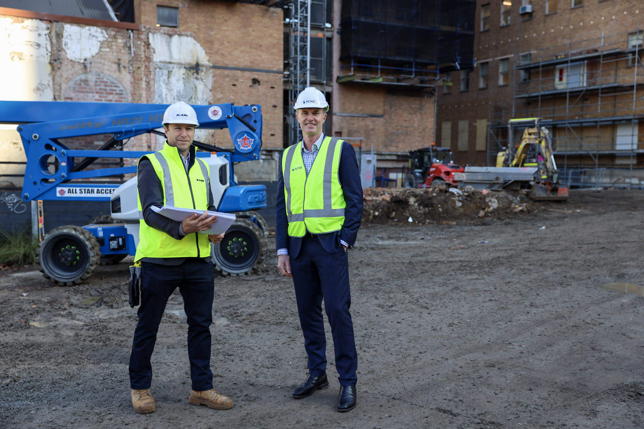 Andrew Crettenden (R) ACMD Project Director and Jamie Rigg (L) Kane Constructions Senior Project Manager (2)